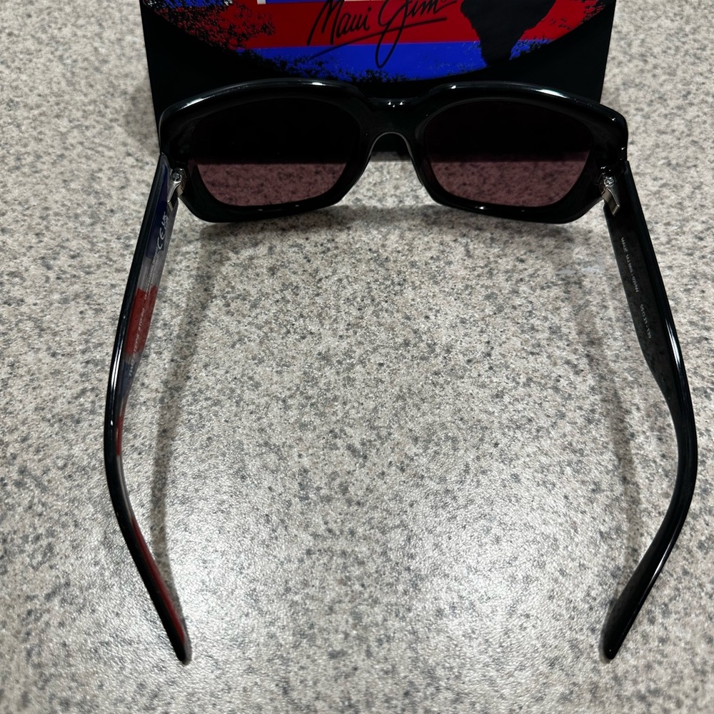 Maui Jim - Picture 4 of 8